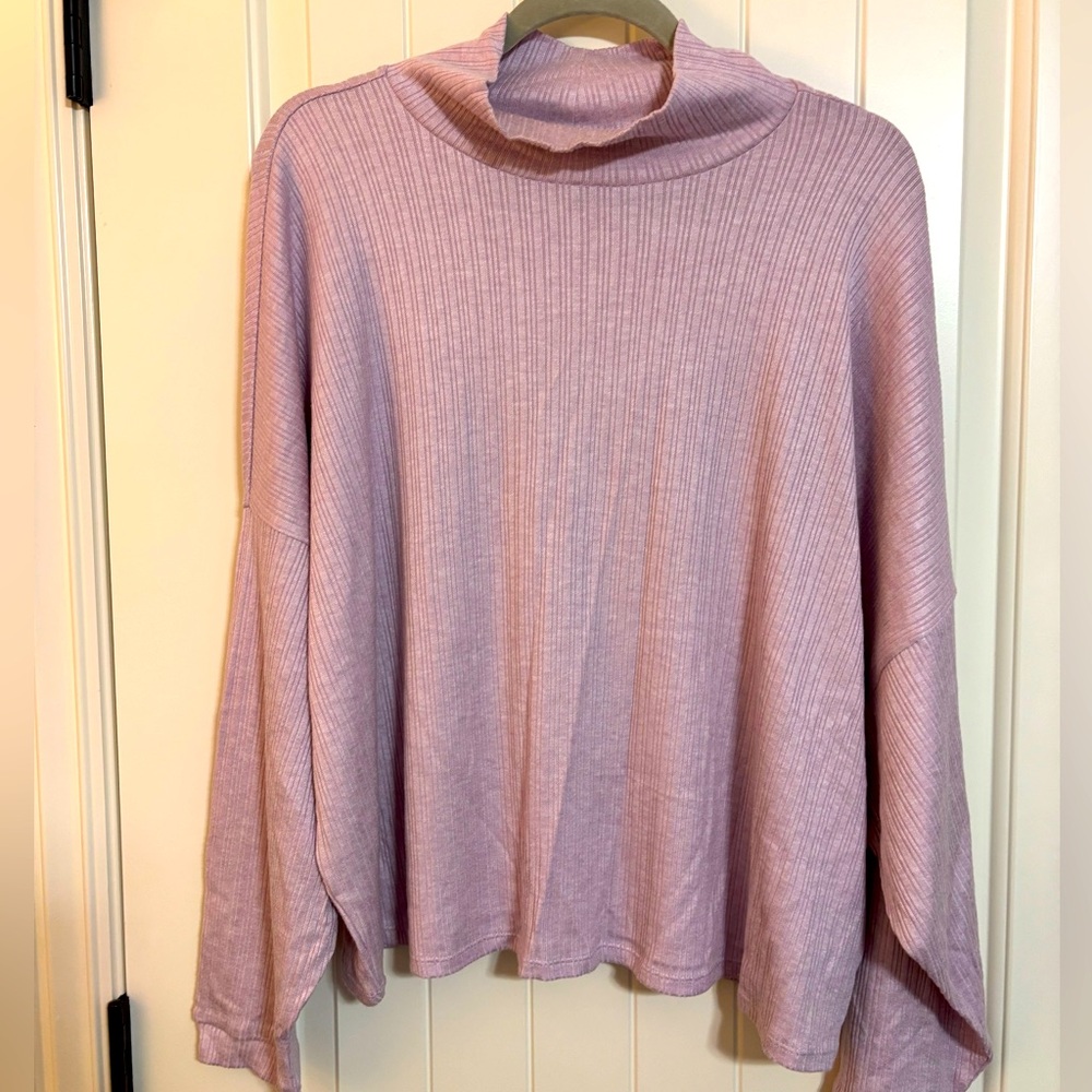Lucky Brand Women's Ribbed Turtleneck top - Lavender with free matching earrings